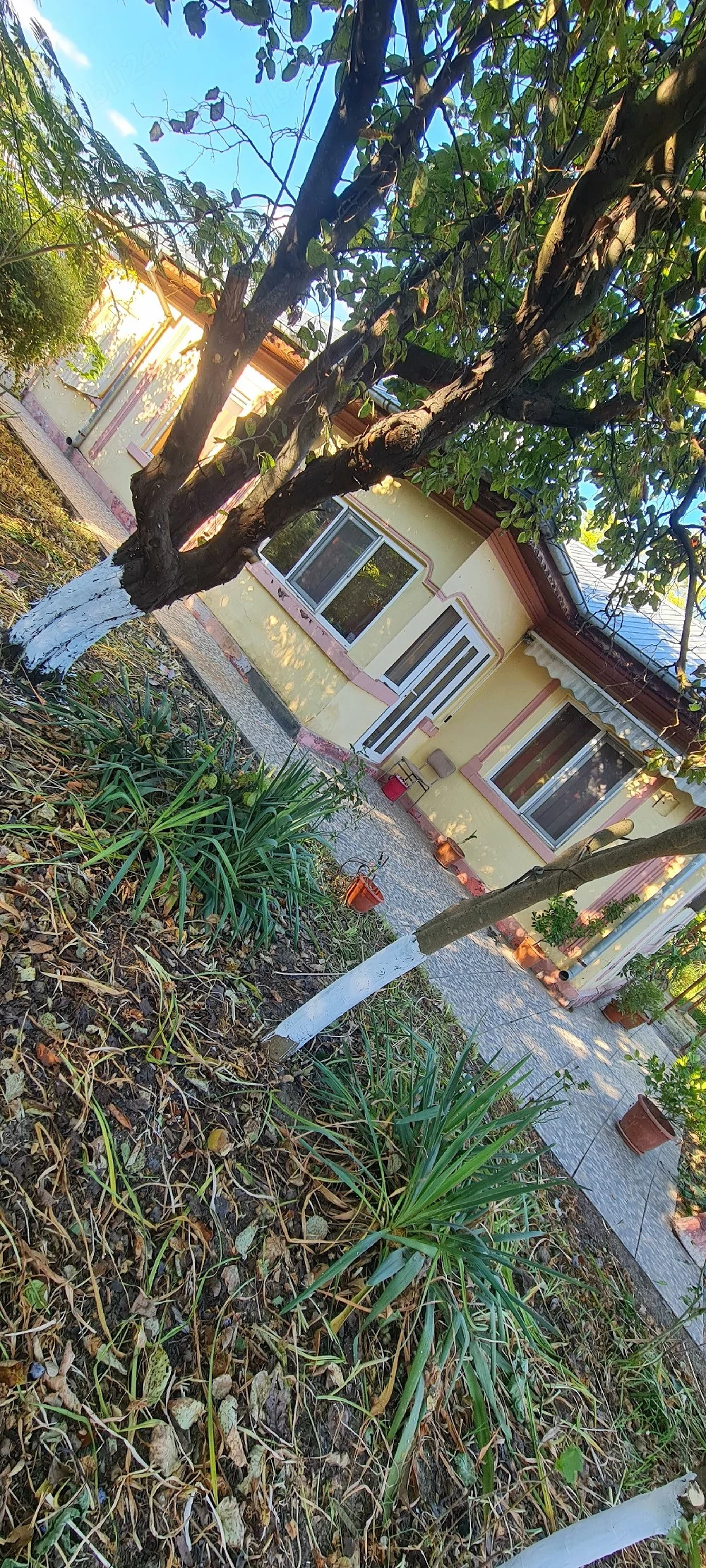 Casă +Spatu La Sosea  Grădiștea 