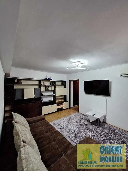 Tomis 3, de inchiriat 3 camere, mobilat, gaze, parcare