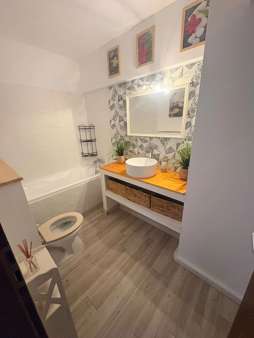 De inchiriat apartament cu 2 camere, bloc Privilege, etaj 1/12, 700 euro