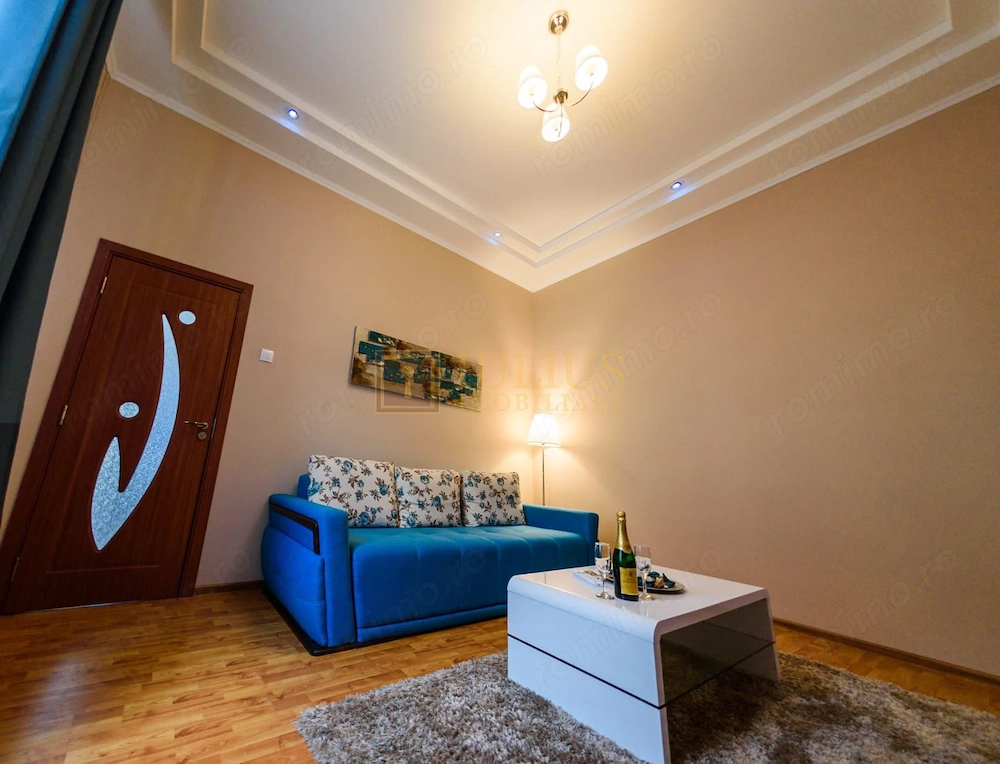 Piata Unirii|, apartament lux| cladire istorica| centrala proprie| 04.10.26