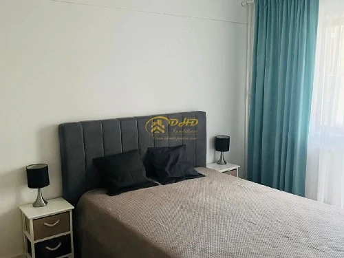 Apartament 3 camere decomandate, in zona Podul de Fier, 15 minute de UMF.