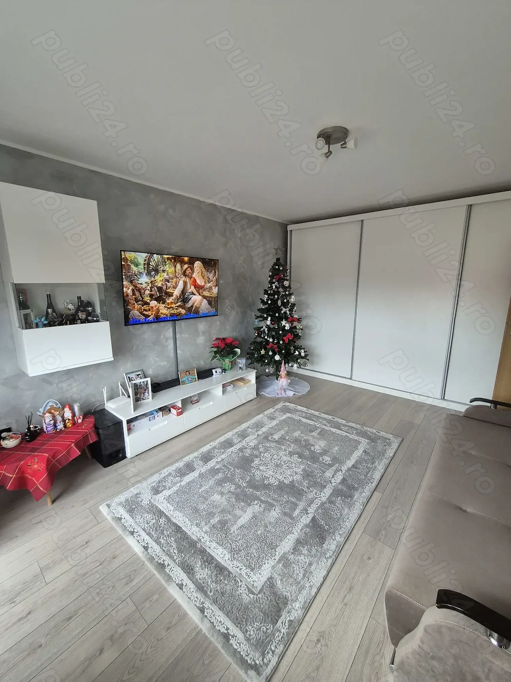 Apartament cu doua camere decomandat