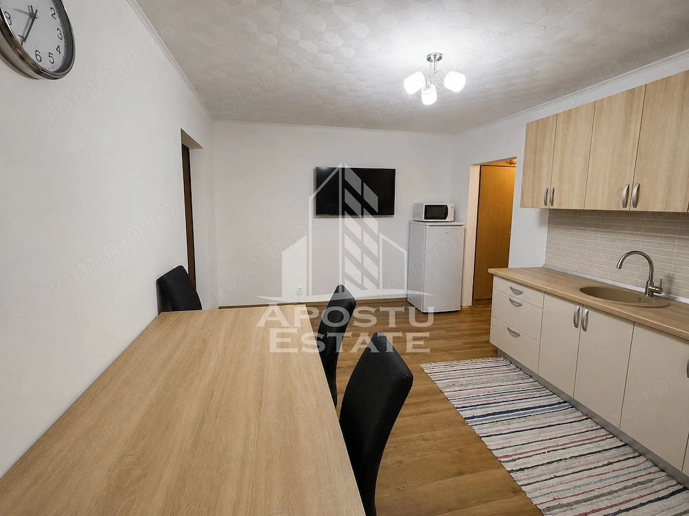 Apartament de vanzare cu 2 camere, semidecomandat, zona Soarelui