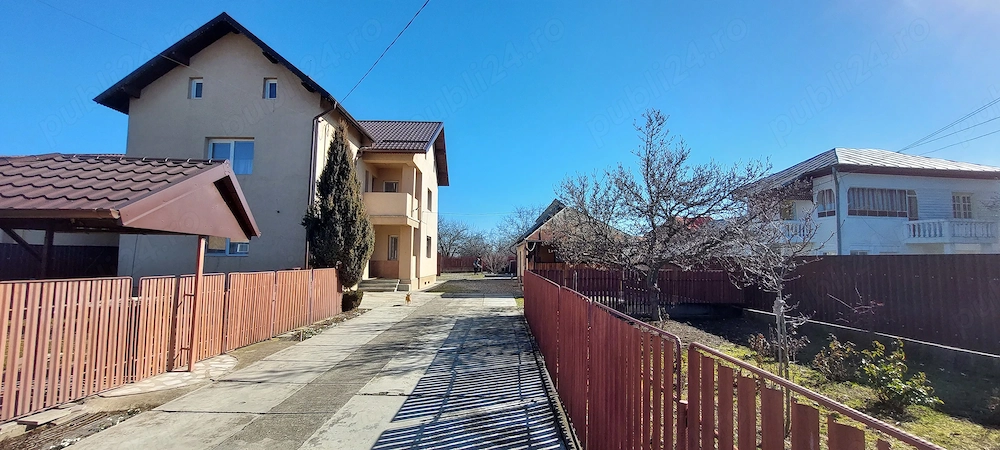 Proprietar, vând imobil (locuință, anexe, teren) la doar 10 min. de centrul orașului Târgoviște