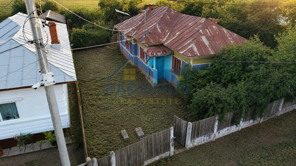 Casă 4 camere / 70 mp utili / teren 678 mp / Poienarii Rali