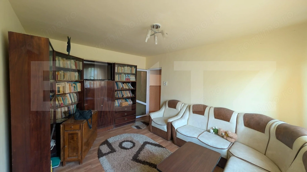 Micro 4 Apartament 2 camere, semidecomandat – etaj 2/4