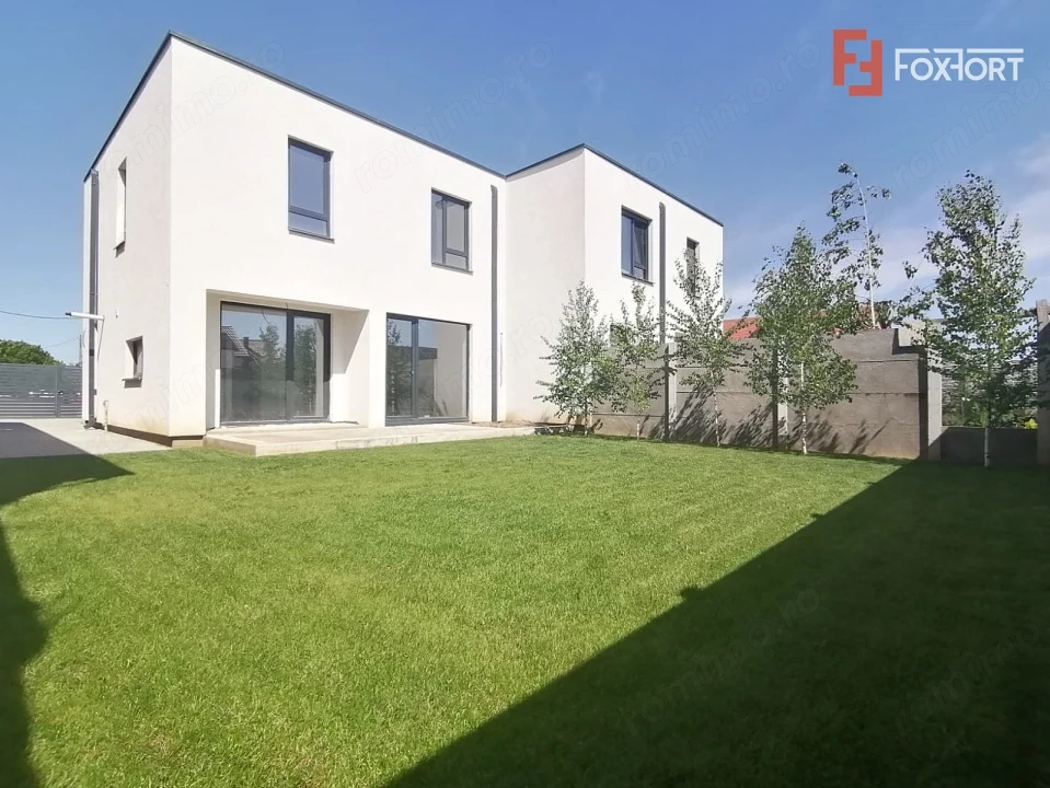 Duplex 4 camere Mosnita Noua pozitionat la asfalt cu toate utilitatile