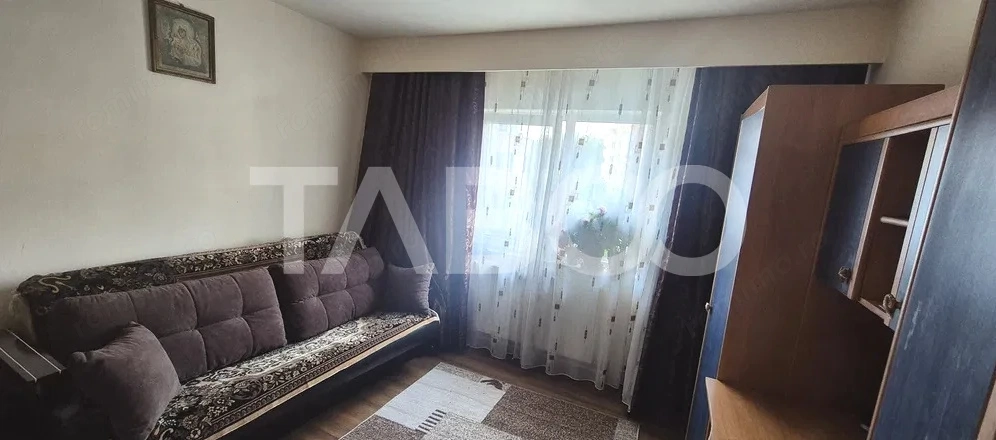 Apartament cu 2 camere de vanzare in Plopilor bloc izolat cu boxa