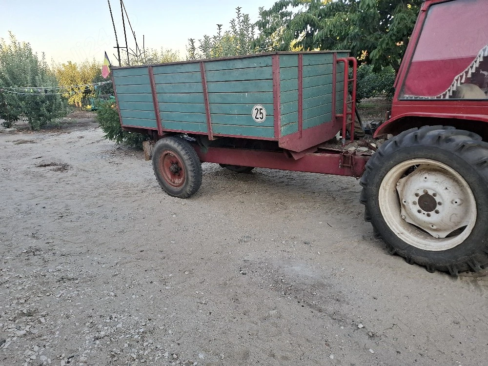 vând remorca agricola basculabila pe spate 