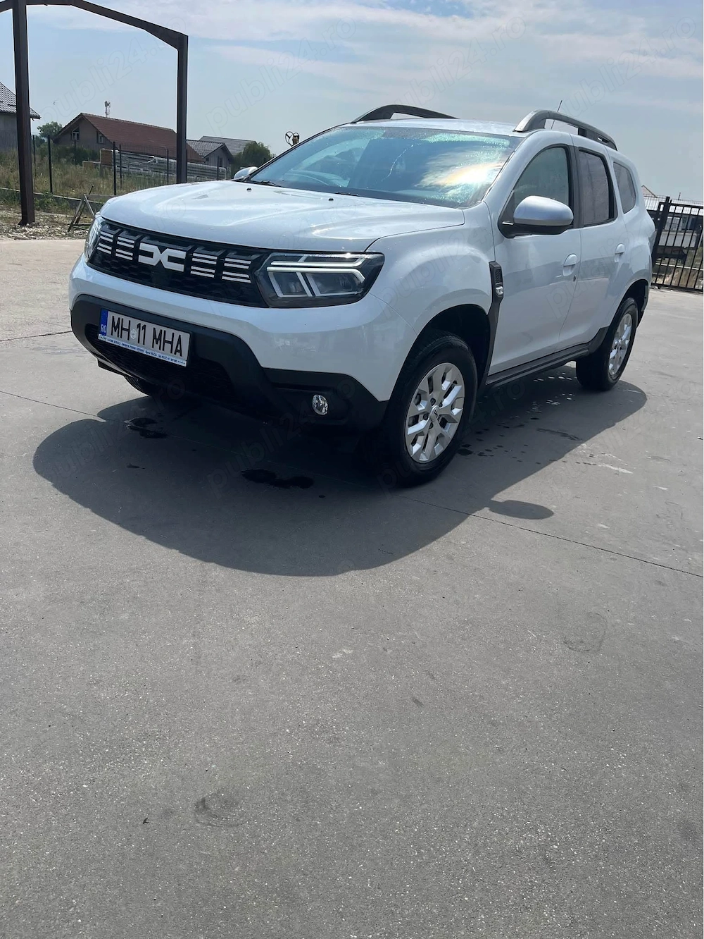 Dacia Duster Essential 2  km   ECO-G Benzină + GPL   6 trepte  Vând Dacia Duster Essentia