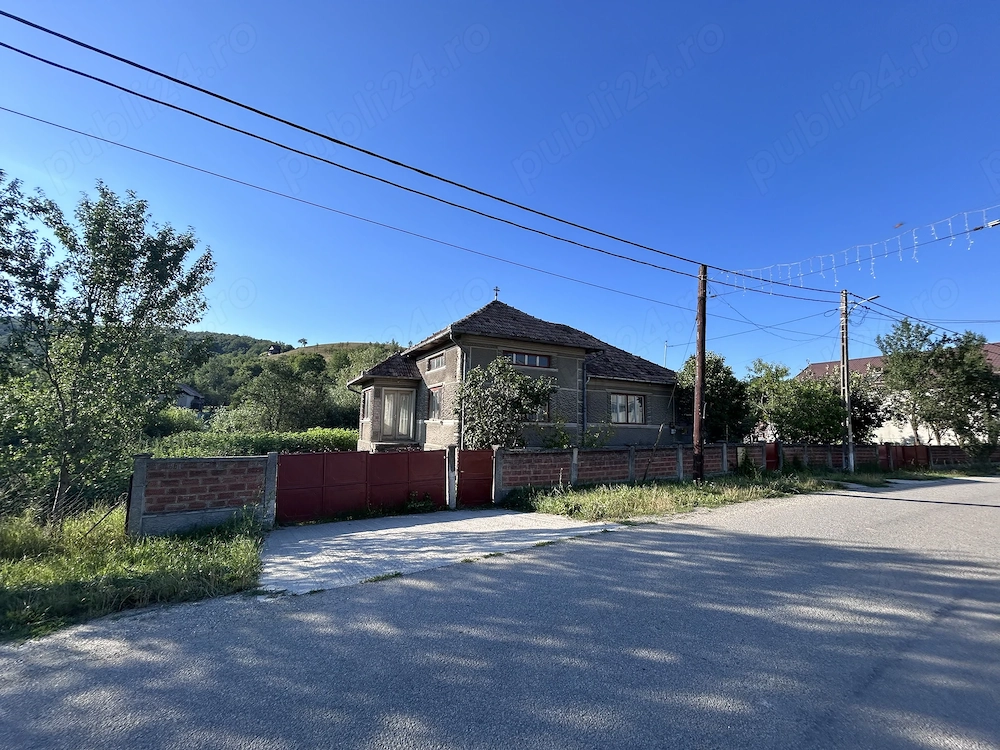 Casă duplex cu teren 1.300 mp, la strada principală   Jichișu de Jos   100.000   negociabil