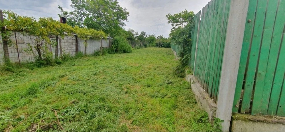 Vând teren în Palazu Mare