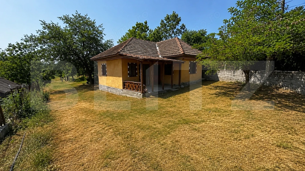 Casa individuala, 62 mp, teren 1.427 mp, comuna Pleșoi
