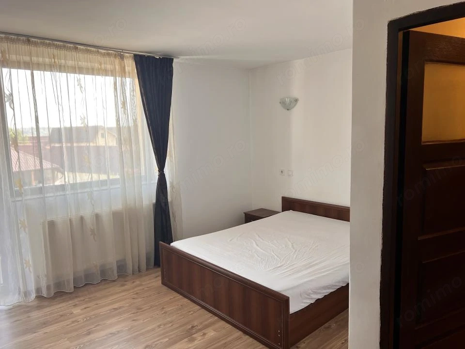 apartament 3 camere cu 2 baii, balcon shopping city