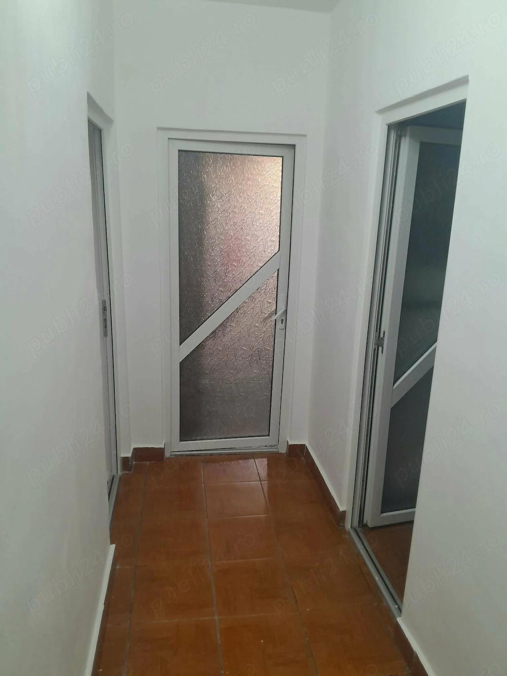 Apartament 2 camere decomandate - str.Unirii, Petroșani
