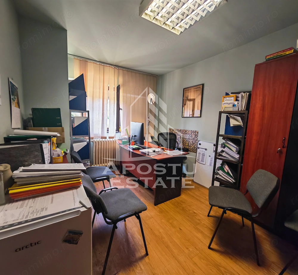 Apartament cu 3 camere, de vanzare, zona Aradului