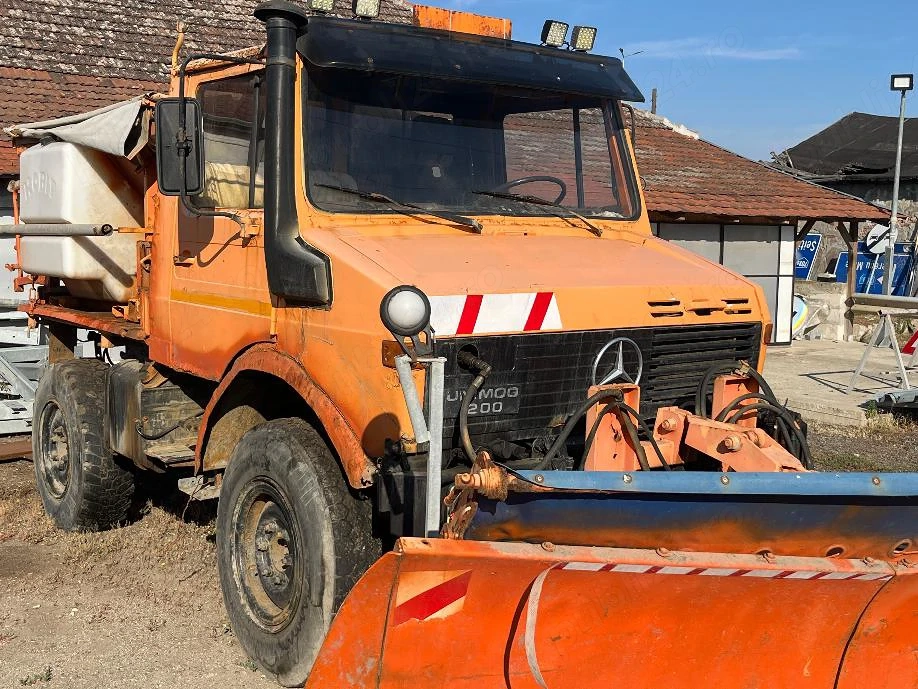Dezmembrez sau vind Unimog U 1200.