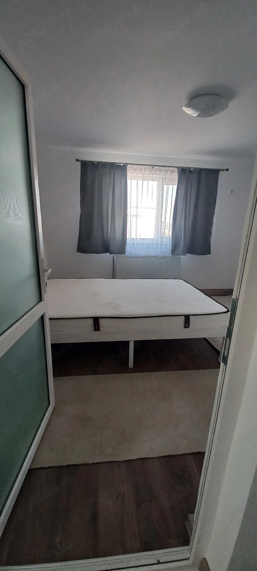 închiriez  camera eleve sau studente