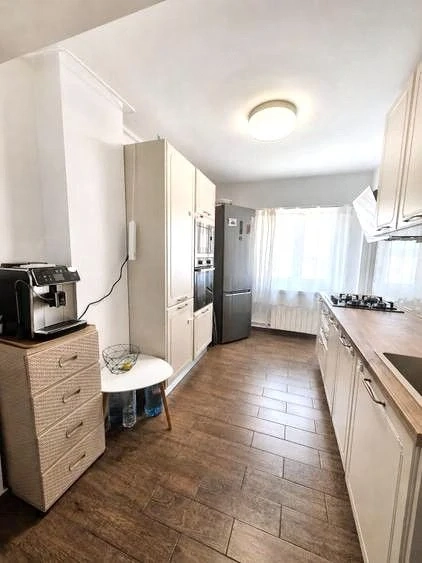 Vânzare 3 Camere 80 mp Bd. Mircea Vodă (Camera de Comerț) Centrala Bloc Monolit