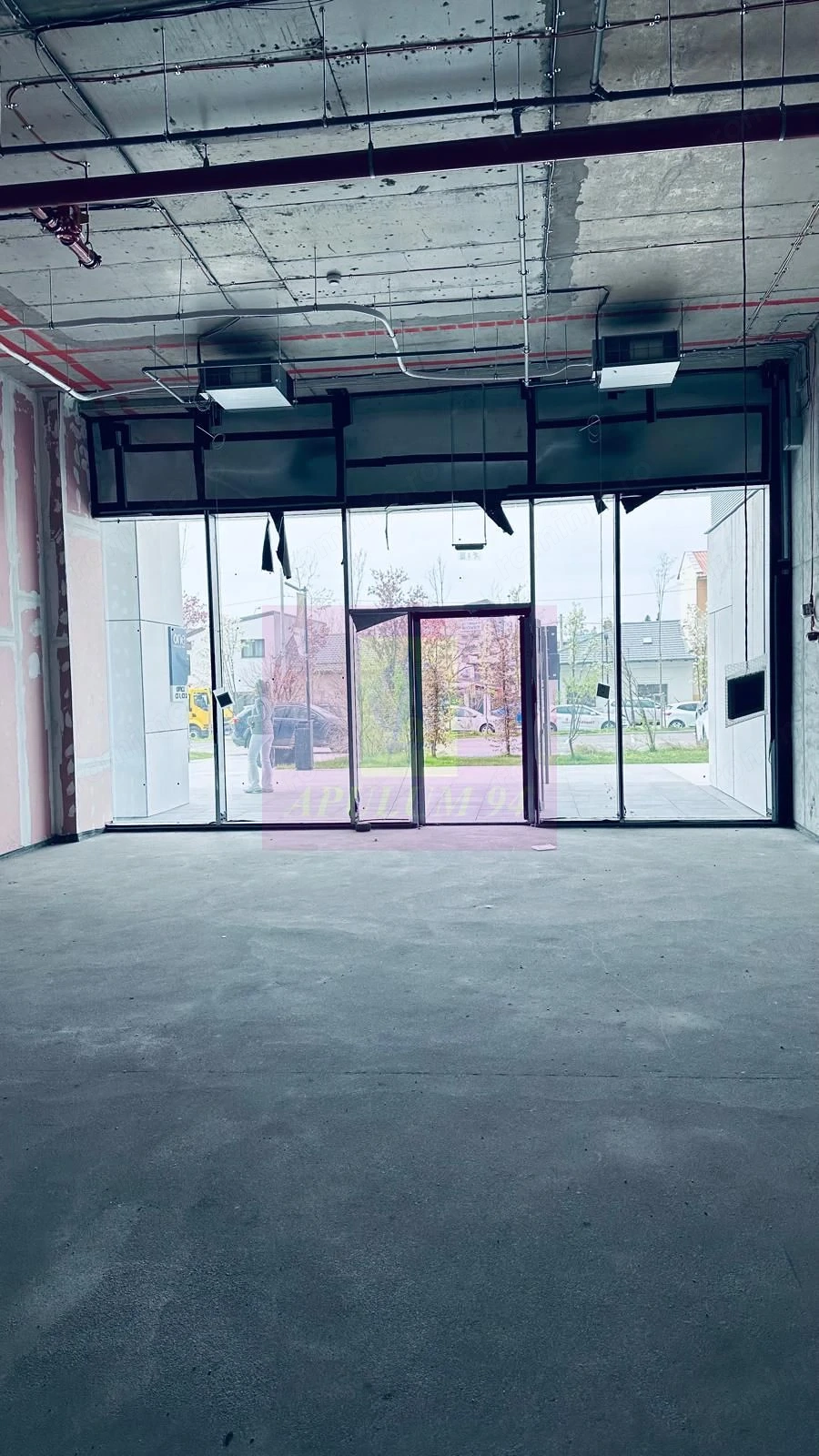 Spatiu comercial imobil nou Sebastian- Razoare.