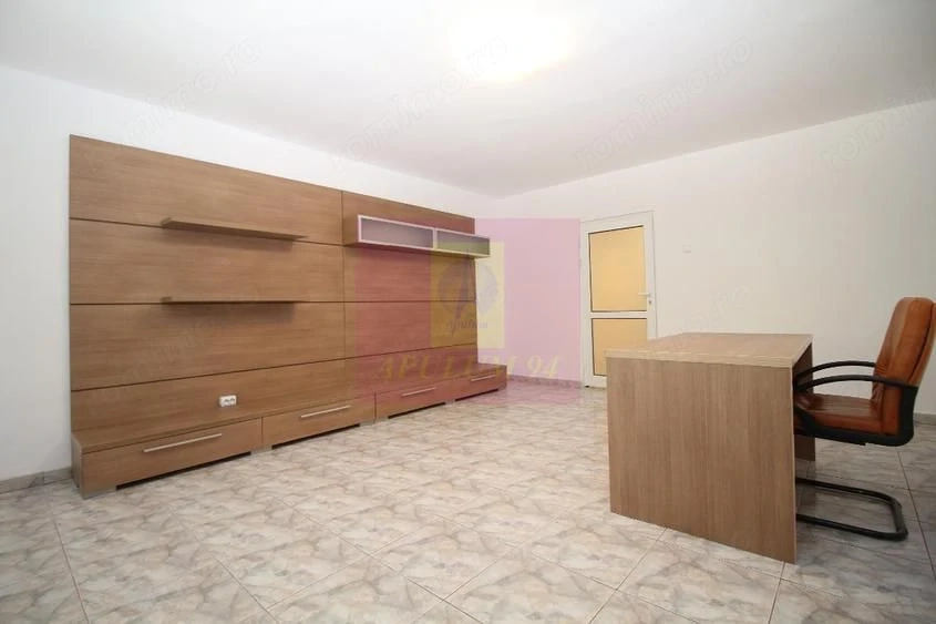 Apartament cu 3 camere de vânzare Decebal adiacent