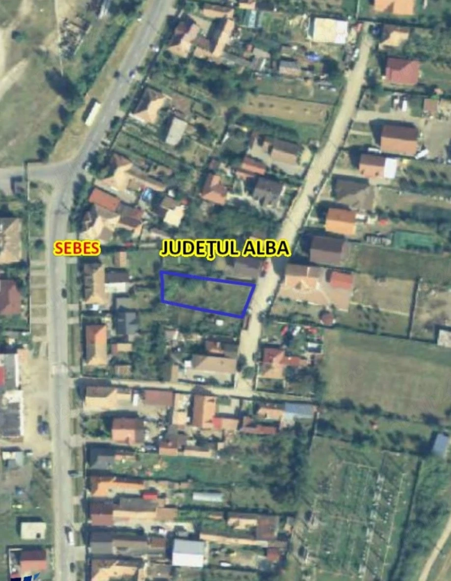 Vând teren intravilan în Petrești, municipiul Sebeș, județul Alba, situat pe strada Rozelor nr. 5