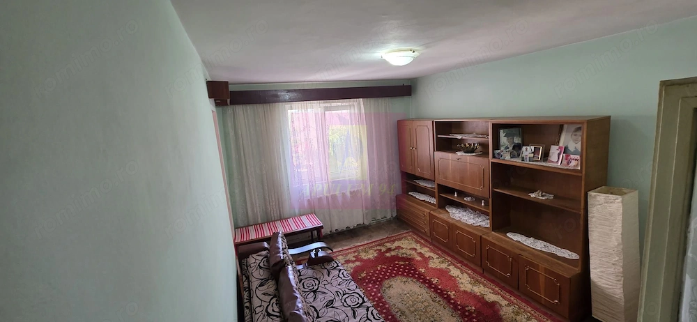 Apartament 3 camere de vanzare in Campina