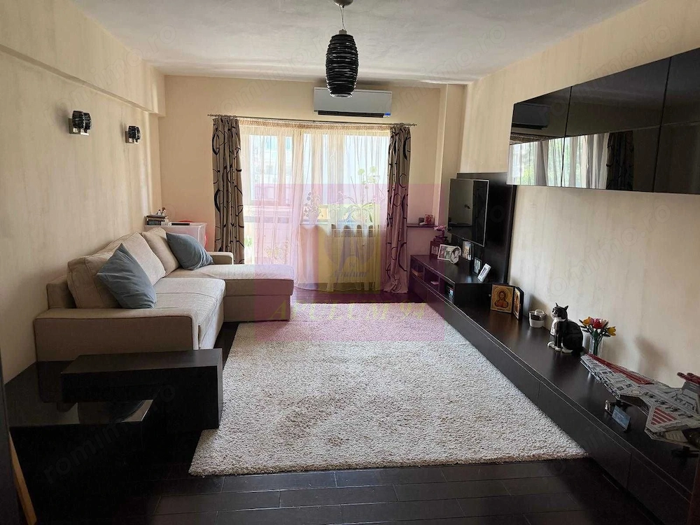 Apartament 4 camere bd Decebal stradal
