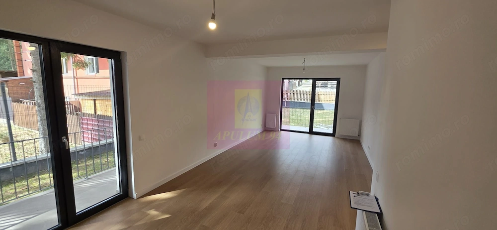 Apartament cu 2 camere de vanzare in Busteni, curte si loc de parcare