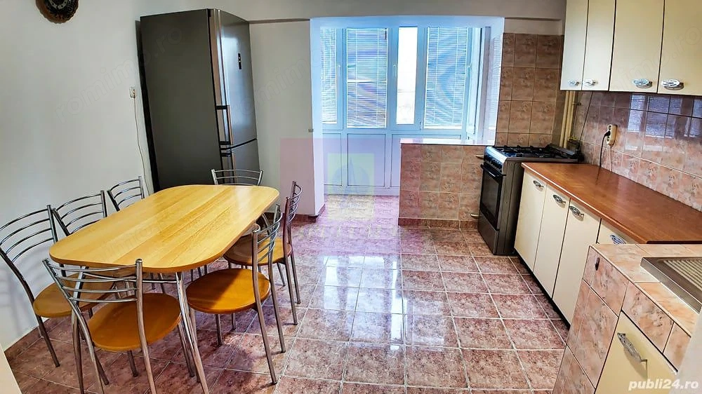 Vanzare apartament 4 camere in zona Unirii - Coposu, metrou