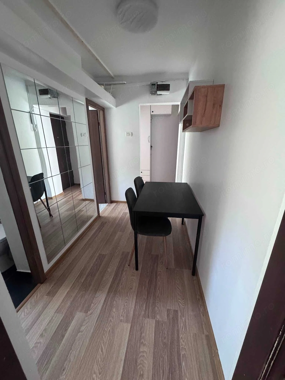De vanzare apartament 3 camere 