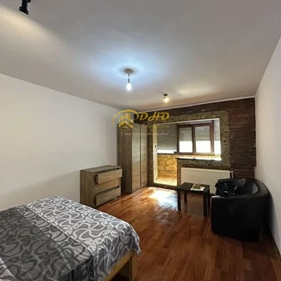 Apartament 2 camere decomandate in zona Nicolina.