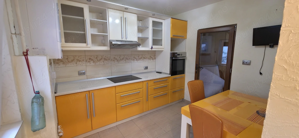 Etaj 1  ap 3 camere, 84mp  + 2 balcoane, zona Bucovina