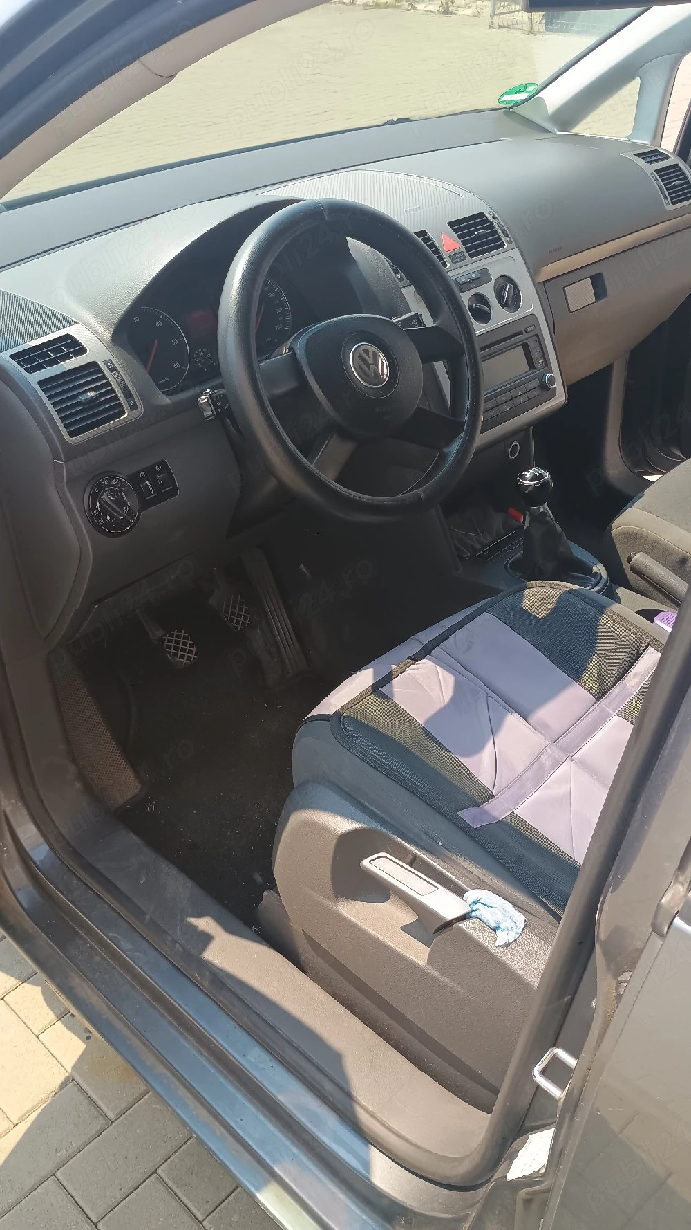 VOLKSWAGEN Touran