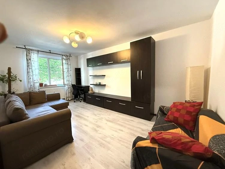 Apartamente cu 3 camere de închiriat , Militari-Uverturii