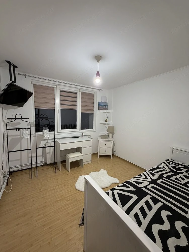 Apartament 3 camere, decomandat | Renovat recent | 3 min metrou Râul Doamnei | Centrală proprie