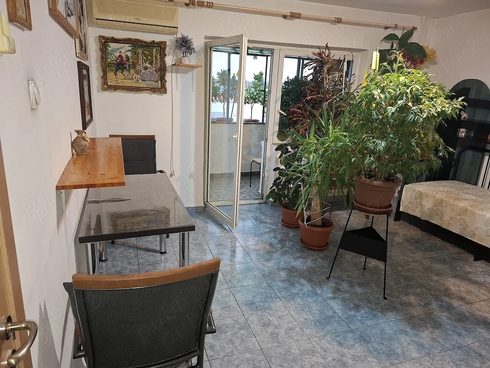Apartament decomandat, cu 1 camera,40 mp,et.3 din 4, zona St.O.Iosif spre Lunei,69.000 euro