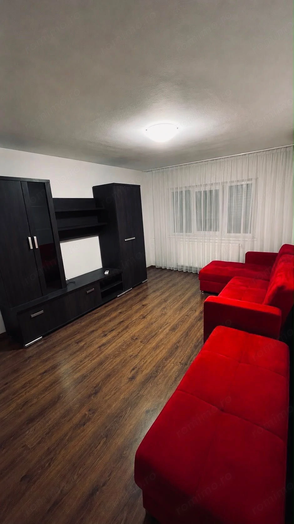 De inchiriat apartament 3 camere in zona Soarelui