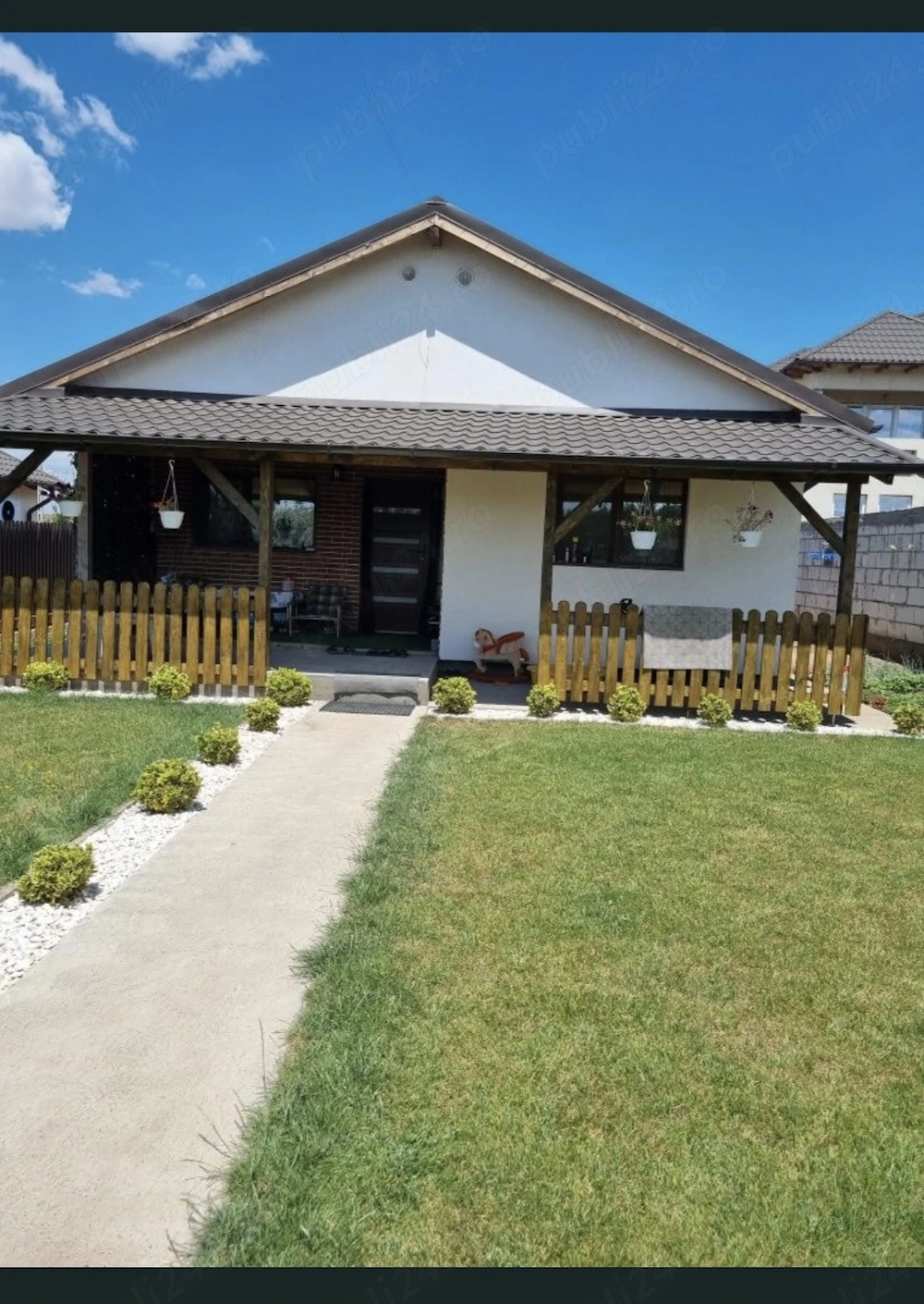 Vand casa in sat Costi