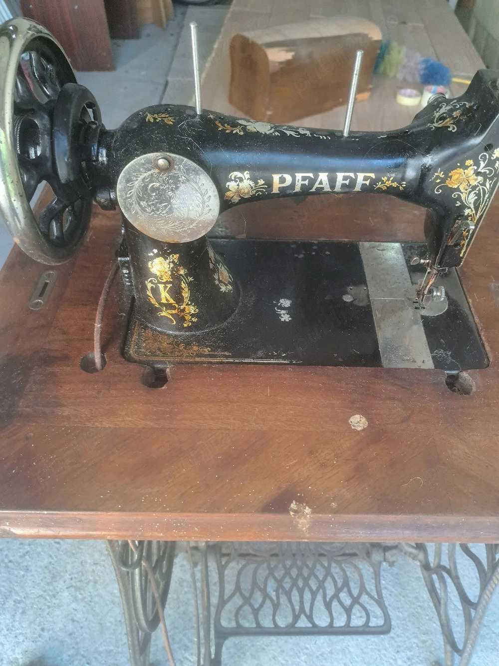 Masina de cusut vintage Pfaff 150 ani