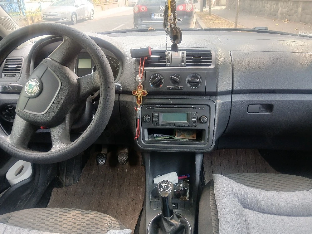 Vând Skoda Roomster