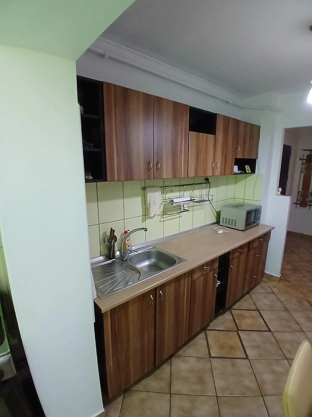 Proprietar Închiriez  apartament 3 camere cu contract Anaf.NU AGENTIE