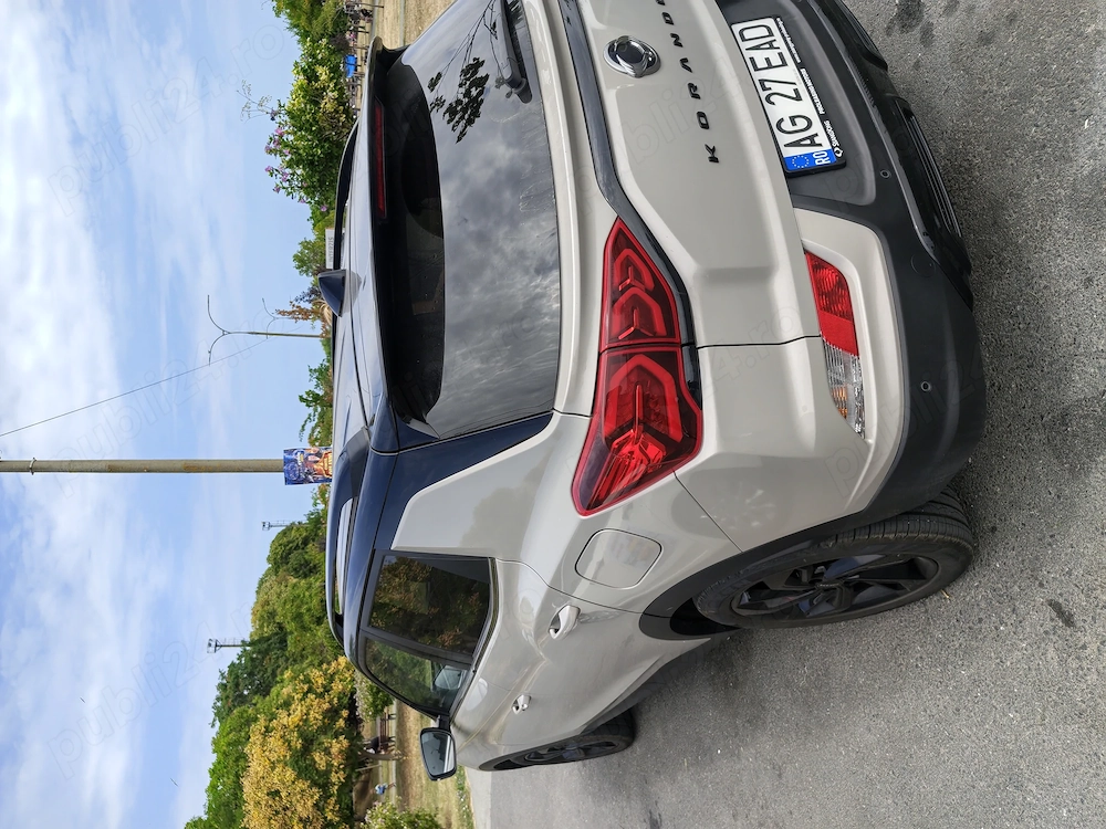 Vând kgm korando 