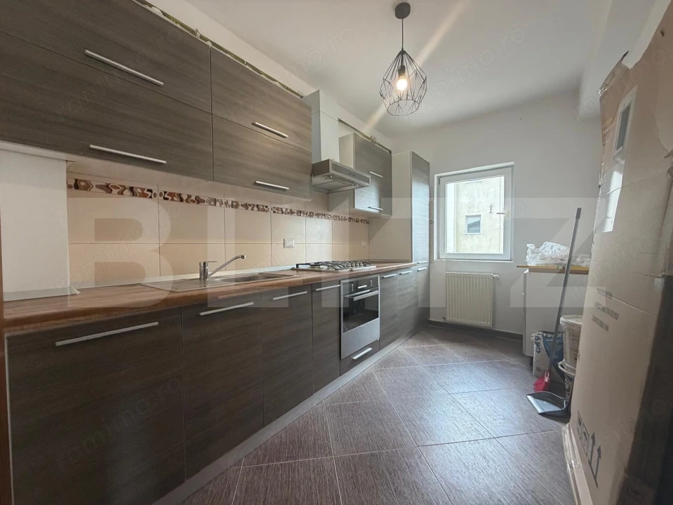 Apartament 2 camere, 48.33 mp, parcare, intermediar, decomandat, zona Florilor 