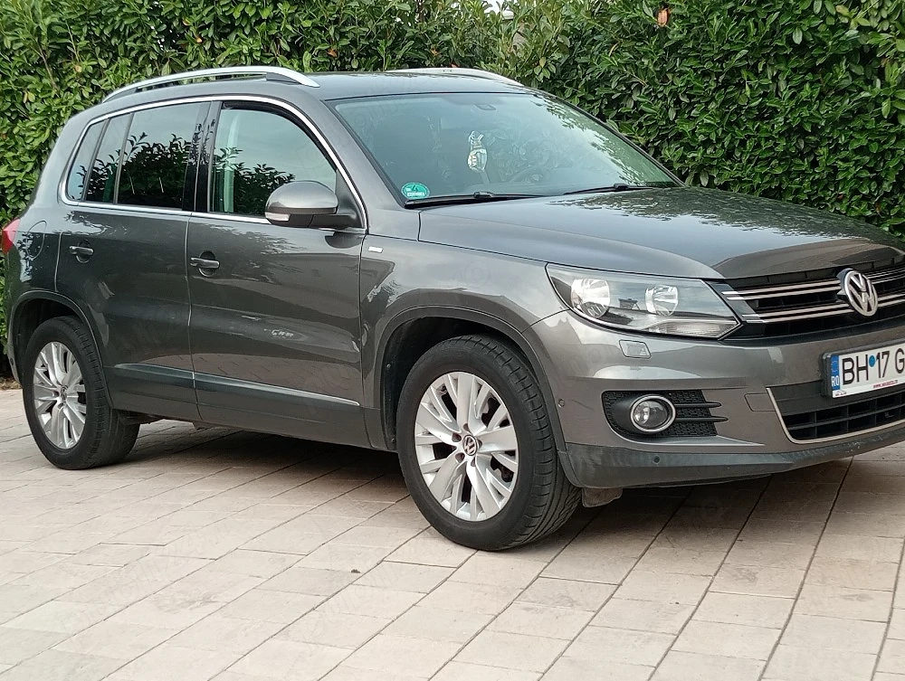 VOLKSWAGEN Tiguan
