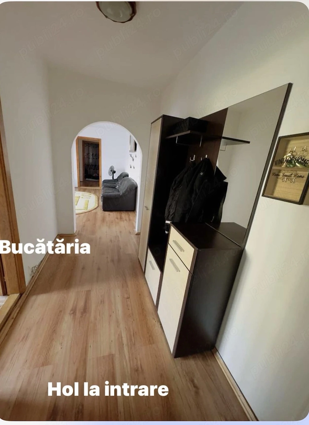 Apartament cu 3 camere de vânzare 