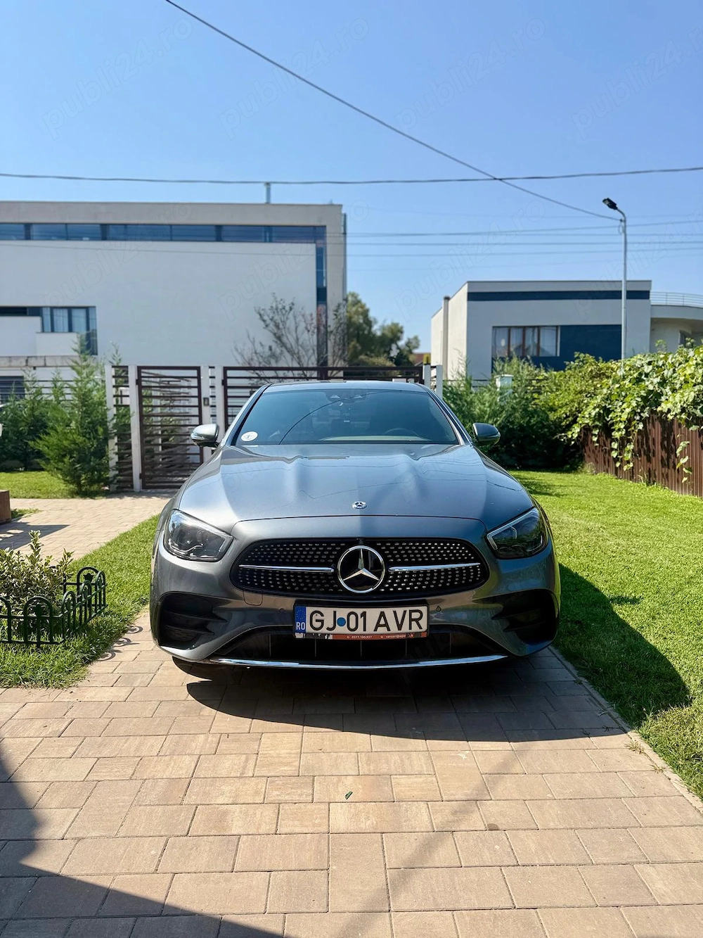 Mercedes-Benz E 200 4MATIC 2021 AMG Line 197 CP Selenite Grey Metallic