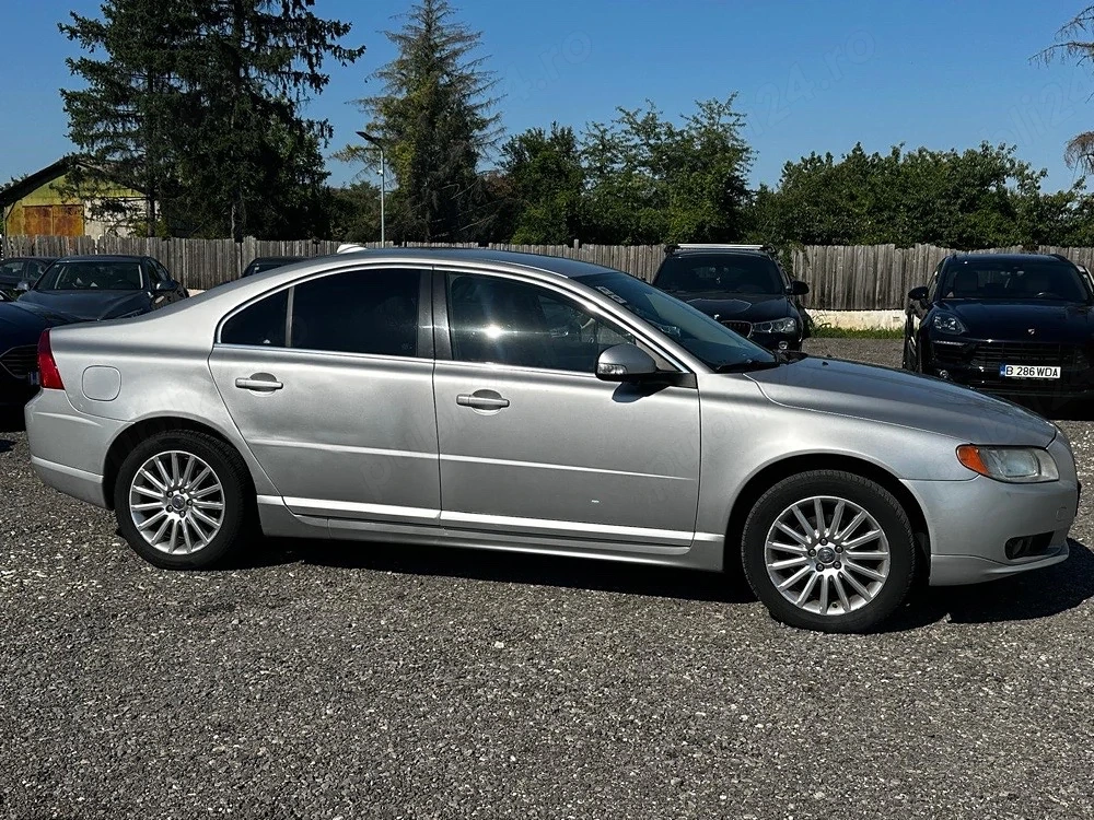 Volvo S80   