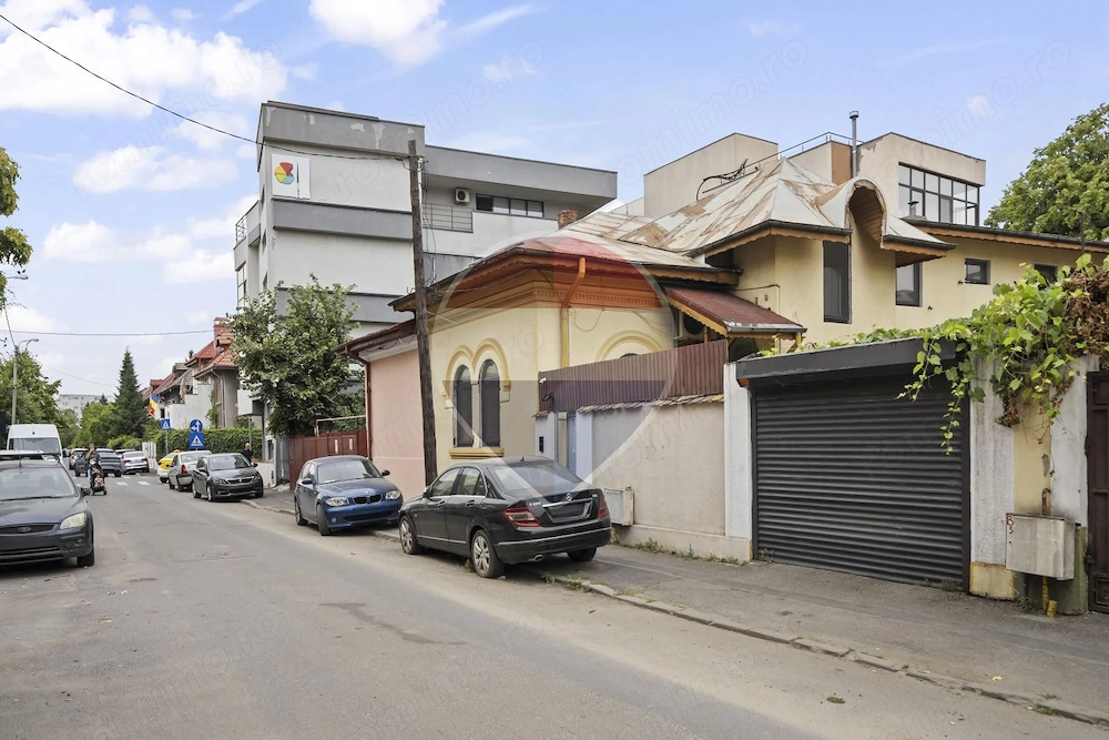 Casă / Vilă cu 7 camere de vânzare în zona Parcul Circului