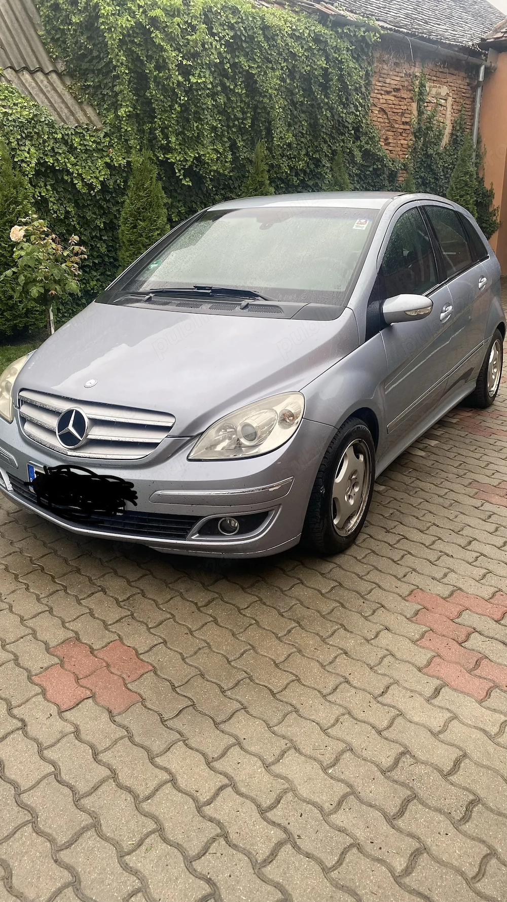Vând Mercedes Bclass